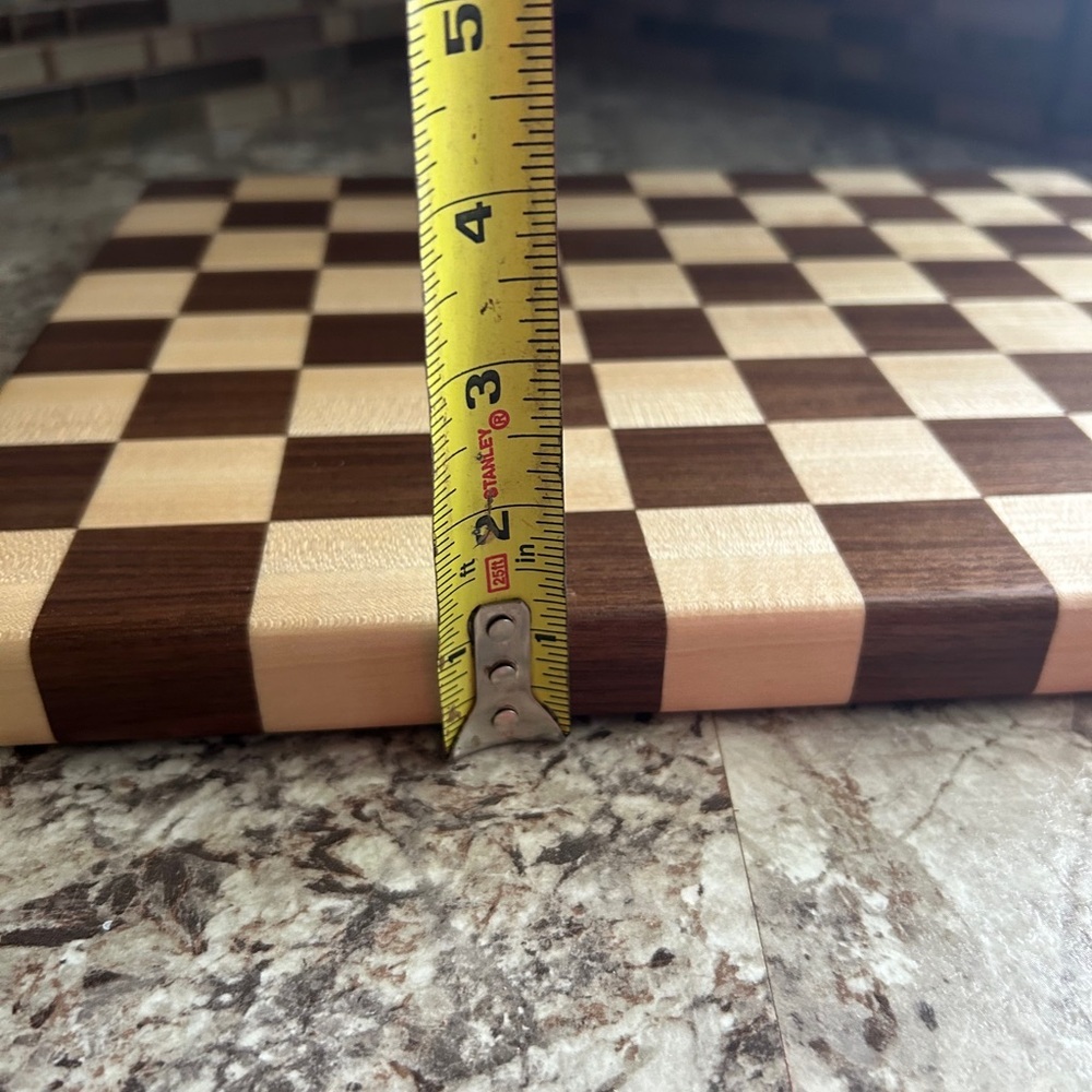 Cutting Board XL - Handcrafted - Checker Design - Picture 11 of 11